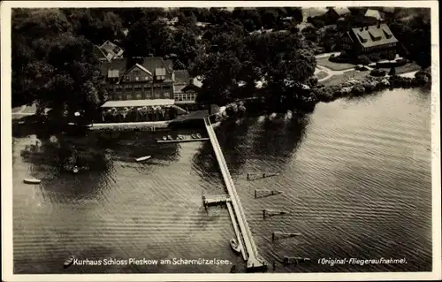 Ak Bad Saarow Pieskow, Kurhaus Schloss Pieskow am Scharmützelsee, Fliegeraufnahme