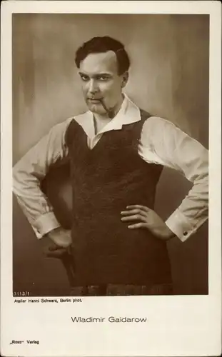 Ak Schauspieler Wladimir Gaidarow, Portrait, Pfeife