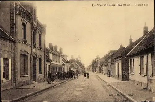 Ak La Neuville en Hez Oise, Grande Rue