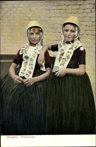 Ak Walcheren Zeeland, Zwei Niederländerinnen in Trachten