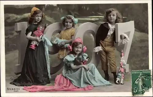 Ak Jahreszahl 1907, Kinder-Portrait, Puppen