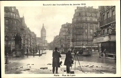 Ak Paris XII., Inondations de Janvier 1910, Rue de Lyon, Hochwasser, Fotoapparat