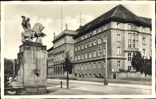 Ak Opole Oppeln Schlesien, Reichsbahn Direktion, Ehrenmal der Oberpostdirektion