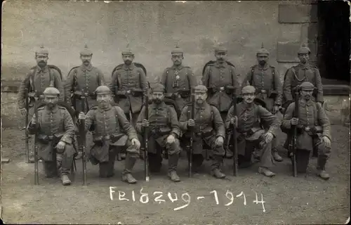 Foto Ak Deutsche Soldaten in Uniformen, I WK