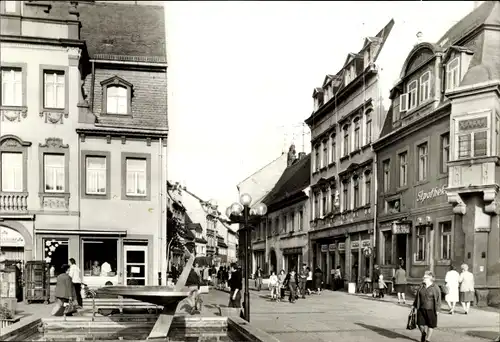 Ak Borna in Sachsen, Wilhelm Pieck Straße, Brunnen, Apotheke