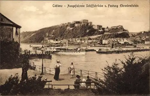 Ak Ehrenbreitstein Koblenz am Rhein, Ausgefahrene Schiffsbrücke und Festung