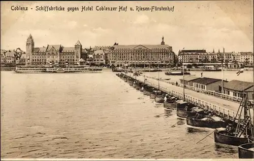 Ak Koblenz am Rhein, Schiffsbrücke gegen Hotel Coblenzer Hof und Riesen Fürstenhof