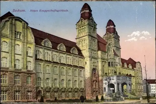 Ak Bochum im Ruhrgebiet, Neues Knappschaftsgebäude, Straßenansicht