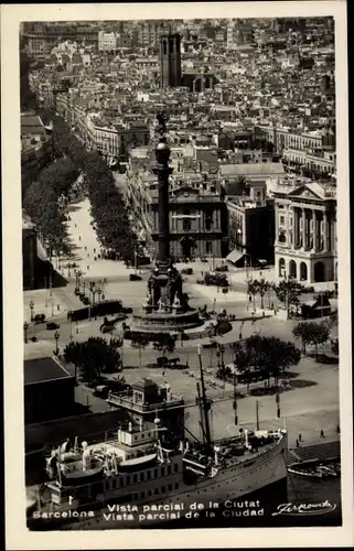 Ak Barcelona Katalonien Spanien, Stadt vom Hafen gesehen, Schiff, Columbus-Denkmal