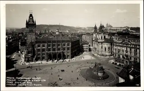 Ak Prag, Altstädter Ring, Rathaus, Denkmal, Passanten