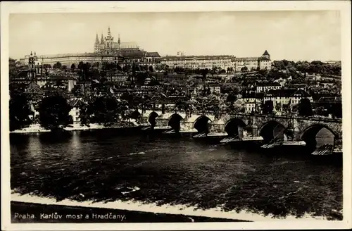 Ak Praha Prag Tschechien, Karlsbrücke, Hradschin