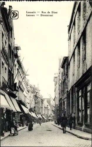 Ak Louvain Leuven Flämisch Brabant, Rue de Diest, Straßenpartie, Passanten