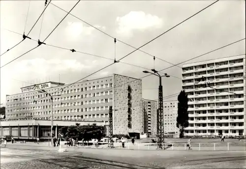 Ak Gera in Thüringen, Interhotel und Neubauten am Platz der Republik