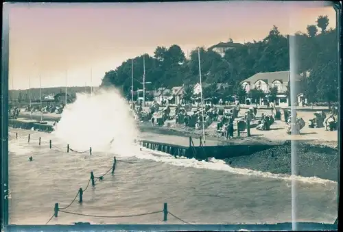 Foto Sassnitz auf Rügen, Brandung, Strand