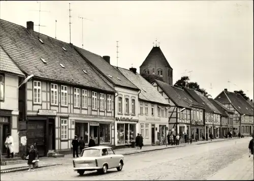 Ak Plau am See Mecklenburg, Karl-Marx-Straße, Trabant