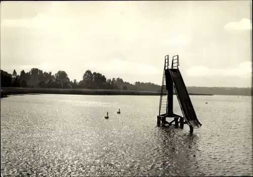 Ak Motzen Mittenwalde in der Mark, Badestelle, Motzener See, Rutsche