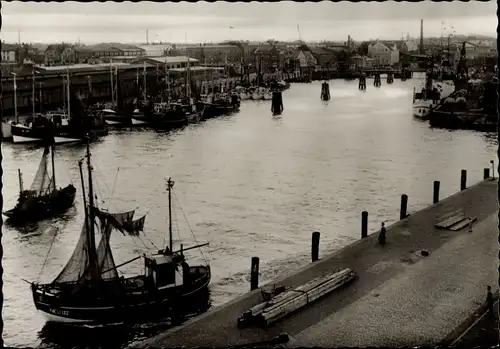 Ak Nordseebad Cuxhaven, Fischereihafen, Boote