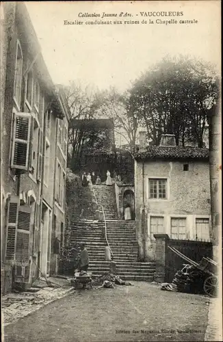 Ak Vaucouleurs Meuse, Treppe, die zu den Ruinen der Chapelle castrale führt