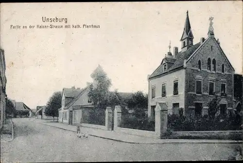 Ak Unseburg an der Bode Salzlandkreis, Kaiserstraße, katholisches Pfarrhaus