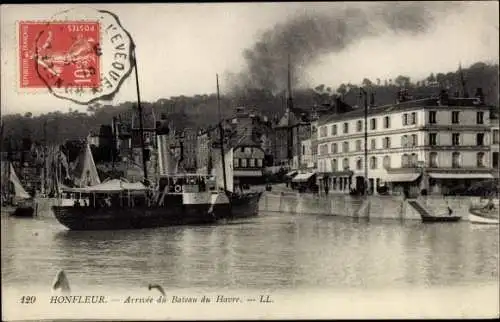 Ak Calvados de Honfleur, Ankunft des Bootes aus Le Havre