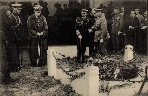 Ak Besuch Ihrer Majestäten, des Königs und der Königin von England, im Edith Cavell Memorial