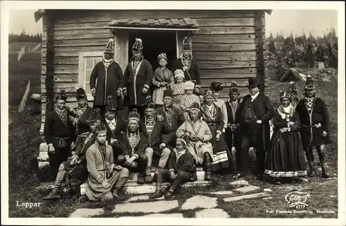 Ak Lappland, Lappländer, Menschen in Volkstrachten