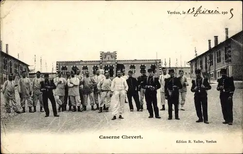 Ak Verdun Meuse, Caserne Chevent, Soldaten, Gruppenfoto