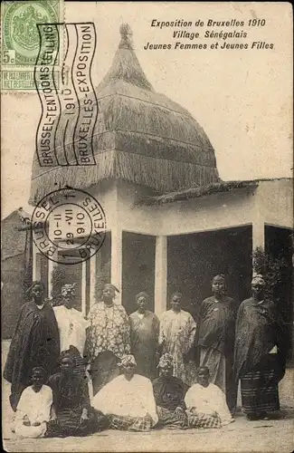 Ak Weltausstellung Brüssel 1910, Senegalesisches Dorf, Junge Frauen und Mädchen