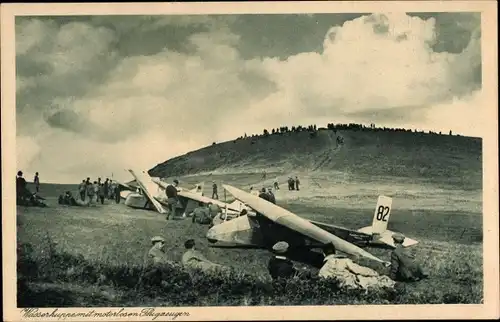 Ak Gersfeld in der Rhön Hessen, Wasserkuppe, Flugzeuge auf Flugplatz