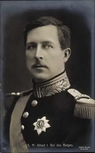 Ak König Albert I. von Belgien, Portrait in Uniform, Orden