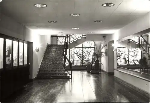 Ak Ronneburg in Thüringen, Kulturhaus Karl Marx der SDAG Wismut, Eingangsbereich