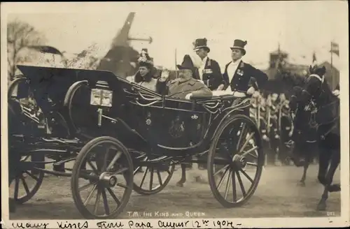 Foto Ak König Edward VII von Großbritannien, Alexandra von Dänemark, Kutsche