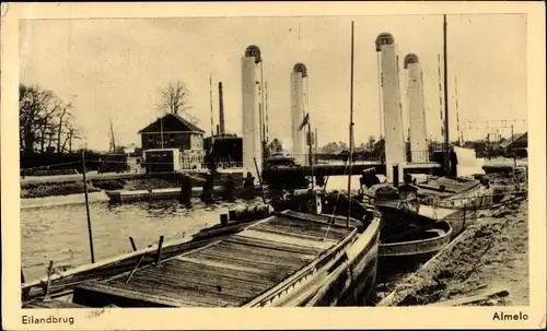 Ak Almelo Overijssel Niederlande, Eilandbrug, Flusspartie mit Booten