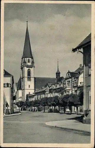 Ak Emmendingen in Baden, Straßenpartie, Kirche