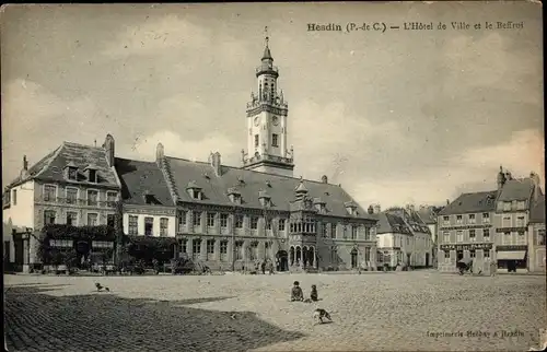 Ak Hesdin Pas de Calais, Rathaus und Belfried