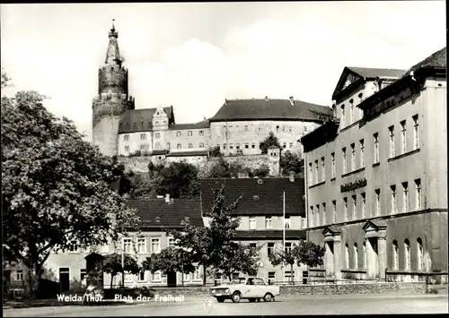 Ak Weida in Thüringen, Platz der Freiheit, Schloss