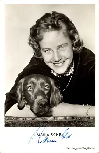 Ak Schauspielerin Maria Schell, Portrait, Hund, Autogramm
