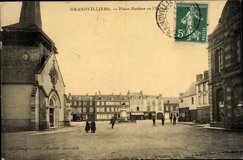Ak Grandvilliers Oise, Place Barbier und die Kirche