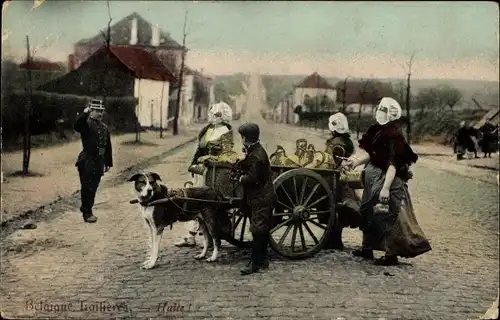 Ak Belgische Milchmädchen, Hundekarren, Polizist