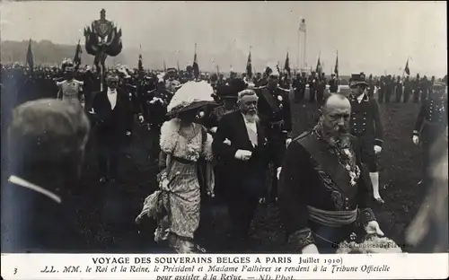 Ak Belgisches Königspaar in Paris 1910, Präsident Fallières, Parade, Tribüne
