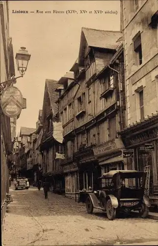 Ak Lisieux Calvados, Rue aux Fevres, XIVe, XVe et XVIe siecles, Auto, Geschäfte