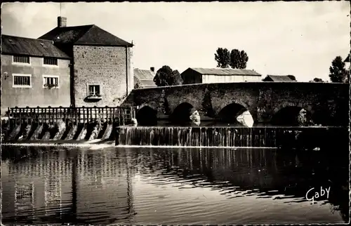 Ak Ducey Manche, Le Moulin et le Pont Romain