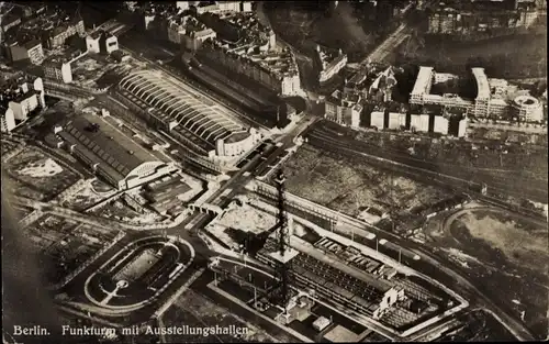 Ak Berlin Charlottenburg Westend, Funkturm, Ausstellungshallen, Fliegeraufnahme