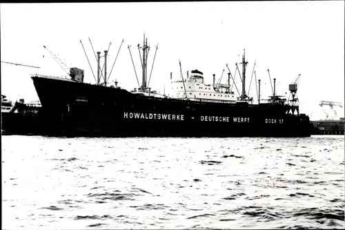 Foto Dampfer Saarland, Frachtschiff, HAPAG, Howaldtswerke, Dock 17