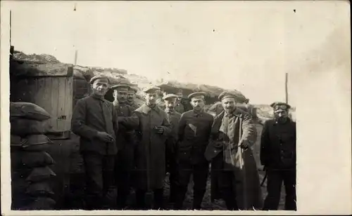 Foto Ak Deutsche Soldaten in Uniformen