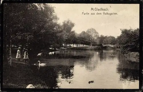 Ak Mönchengladbach, Volksgarten, Kinder, Ufer