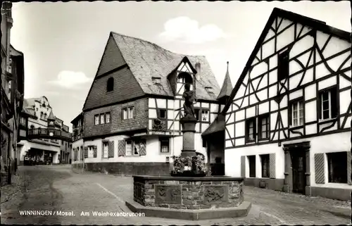 Ak Winningen an der Mosel, Weinhexenbrunnen