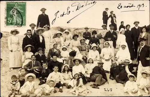 Foto Ak Le Crotoy Somme, Gruppenfoto am Strand