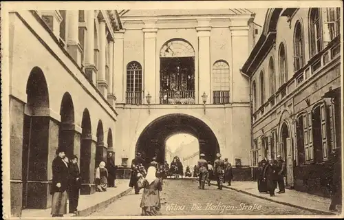 Ak Vilnius Wilna Litauen, Heiligenstraße, Passanten