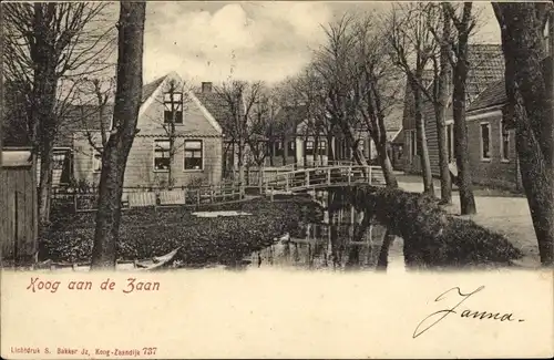 Ak Koog aan de Zaan Nordholland Niederlande, Dorfpartie mit Brücke